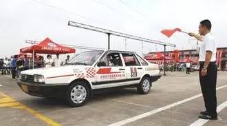 汽車陪練老師：今天起，我再也不想騙人了！